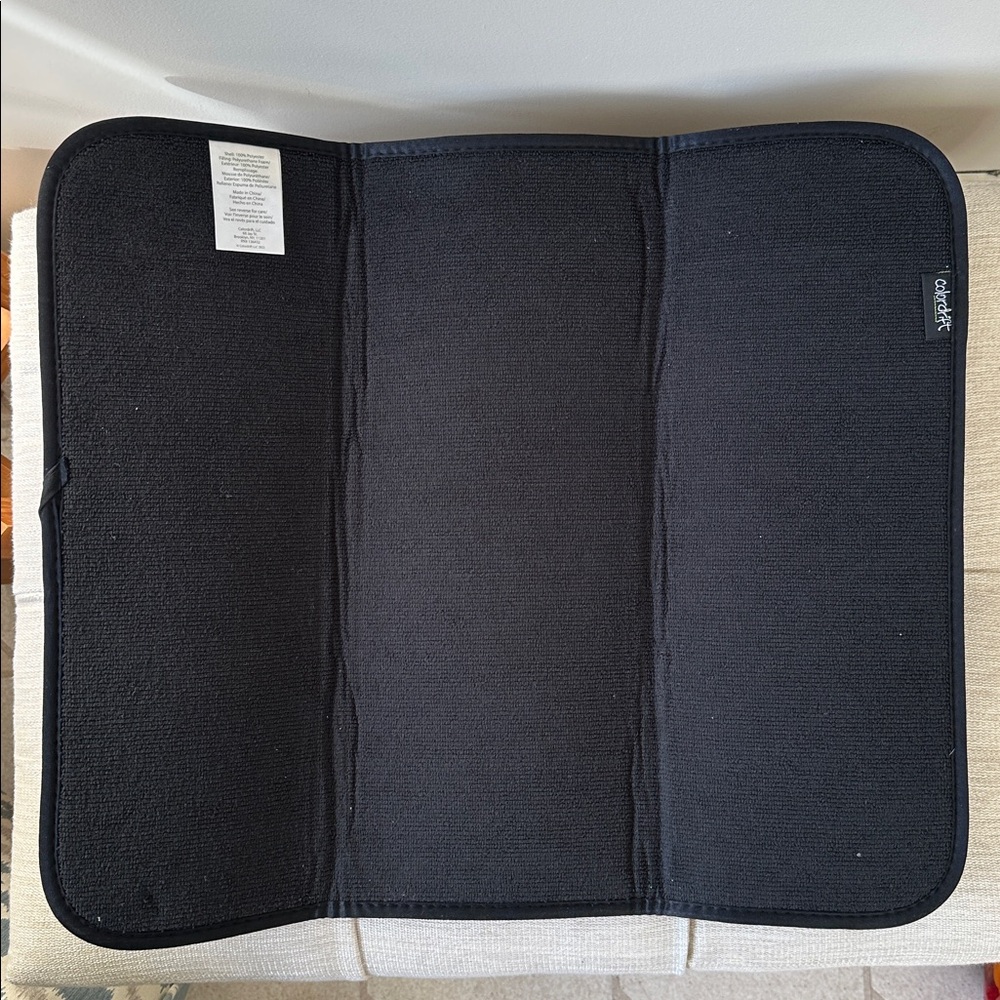 NWOT Colordrift Bat Print Kitchen Drying Mat and Potholder Set - Picture 8 of 10